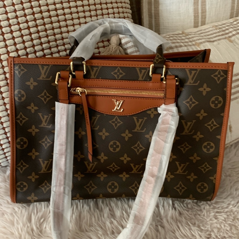 Women’s Tote Brand New